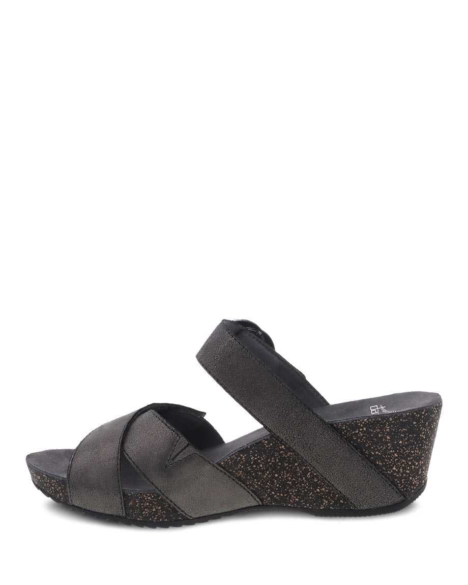 Sole to Soul Dansko Womens Susie Wedge Sandal Graphite