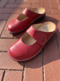 Finn Comfort Clogs Finn Comfort Women's Stanford Mary Jane Clogs - Venezia Red