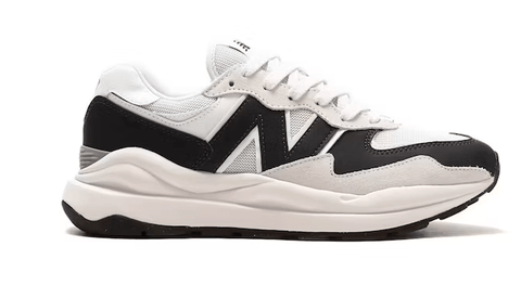 New Balance Lifestyle Sneakers Black/White / 6 / D (Medium) New Balance Womens 5740 Sneaker - Black/White
