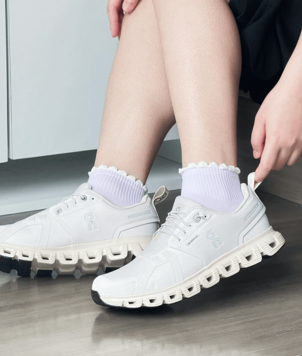 On Cloud Running Shoes On Cloud Women's Cloud 6 Waterproof Running Shoes- Pearl/ Cream