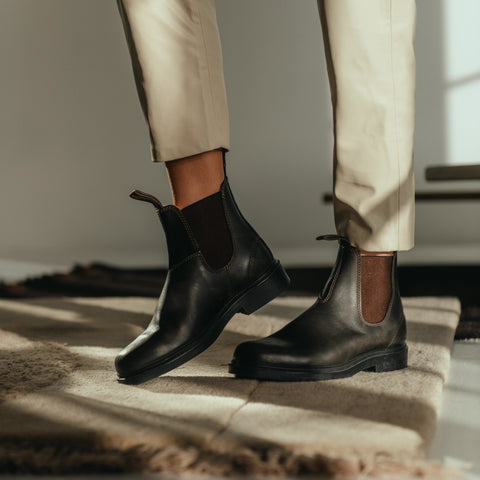 Sole to Soul - Blundstone Unisex Dress Toe Boot 067 - Stout Brown - Calgary AB Sole To Soul Footwear Inc. Sole to Soul - Blundstone Unisex Dress Toe Boot 067 - Stout Brown - Calgary AB Sole To Soul Footwear Inc.