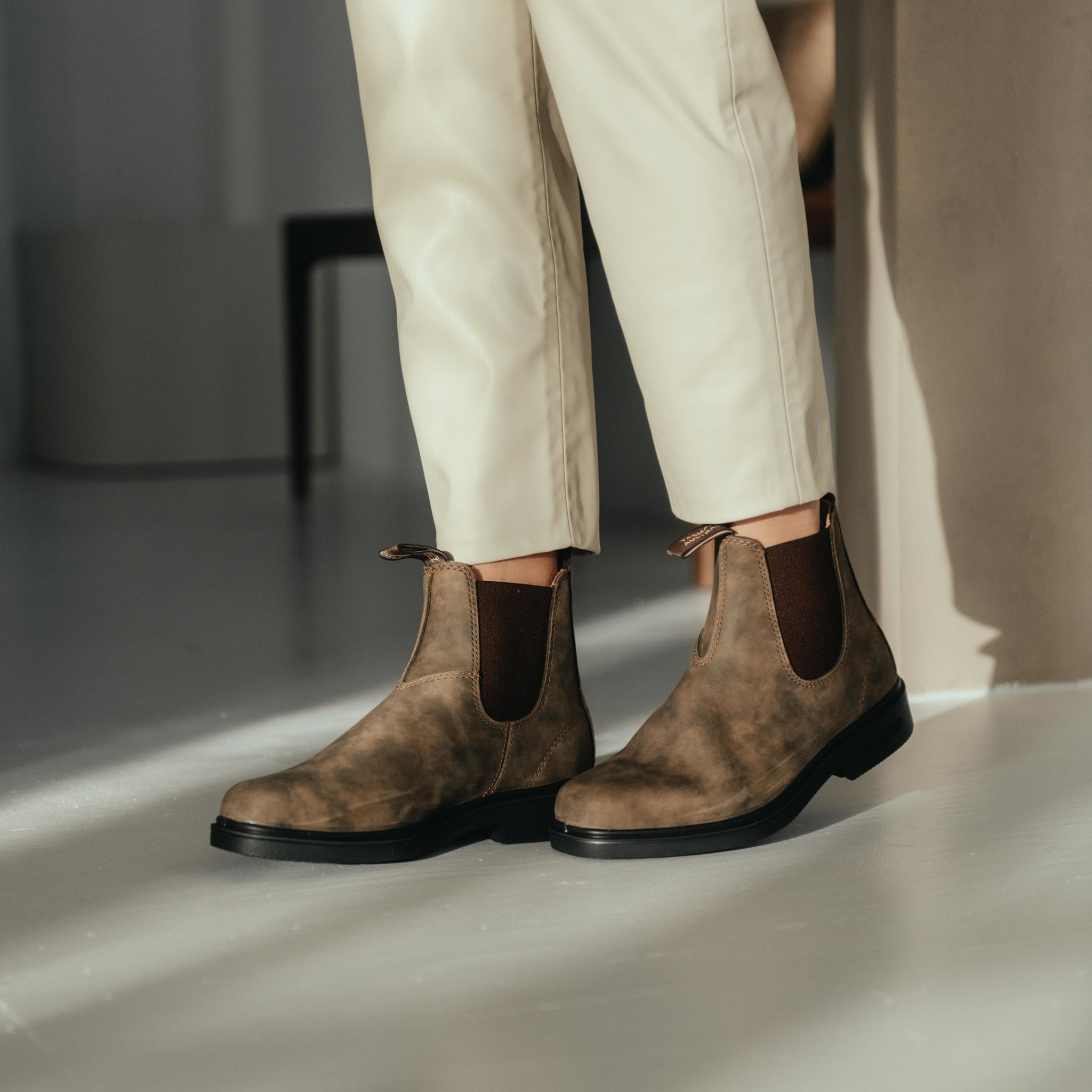 Blundstone Boots Blundstone Unisex Dress Toe Boot 1306 - Rustic Brown