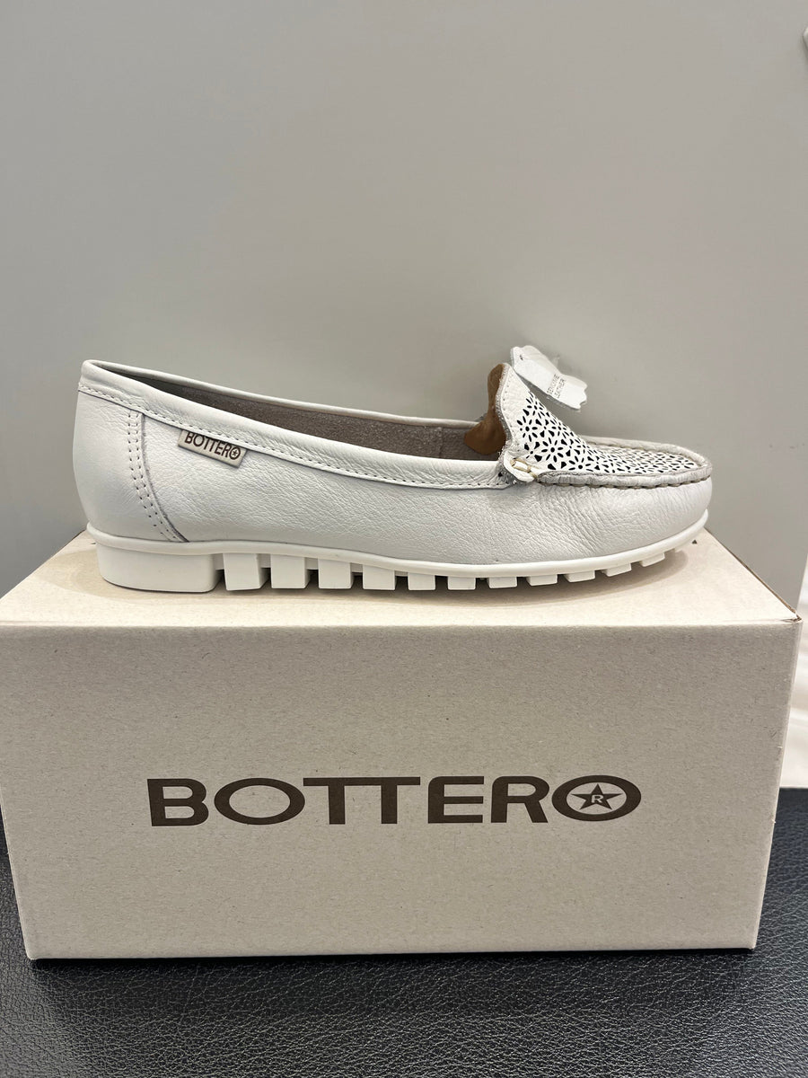 Bottero Womens Loafers - Black Patent -Calgary, AB â Sole To Soul Footwear Inc.