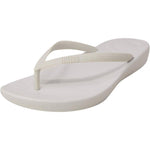Fitflop Sandals Womens Iqushion Ergonomic Flip-Flop Sandals - Urban White